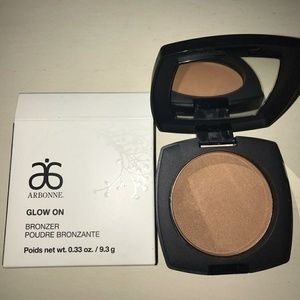 Arbonne Glow On Bronzer *new*